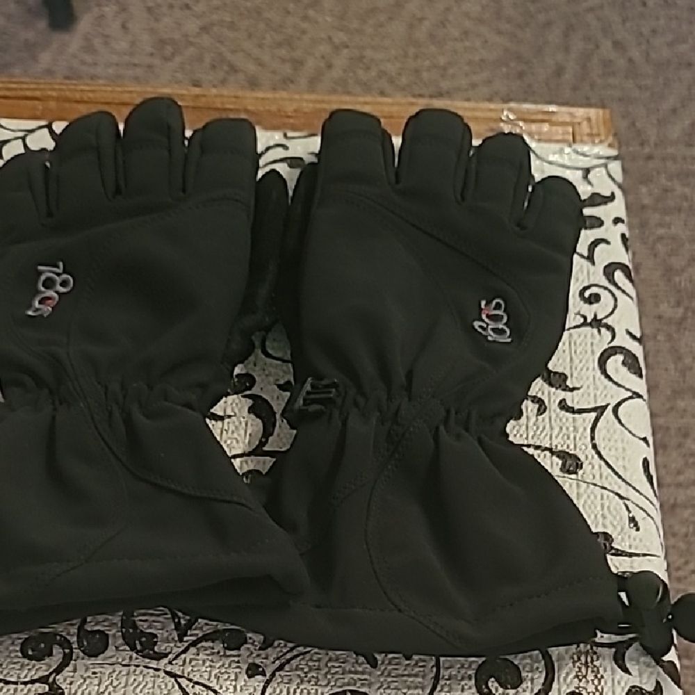 Black 180s Winter Gloves